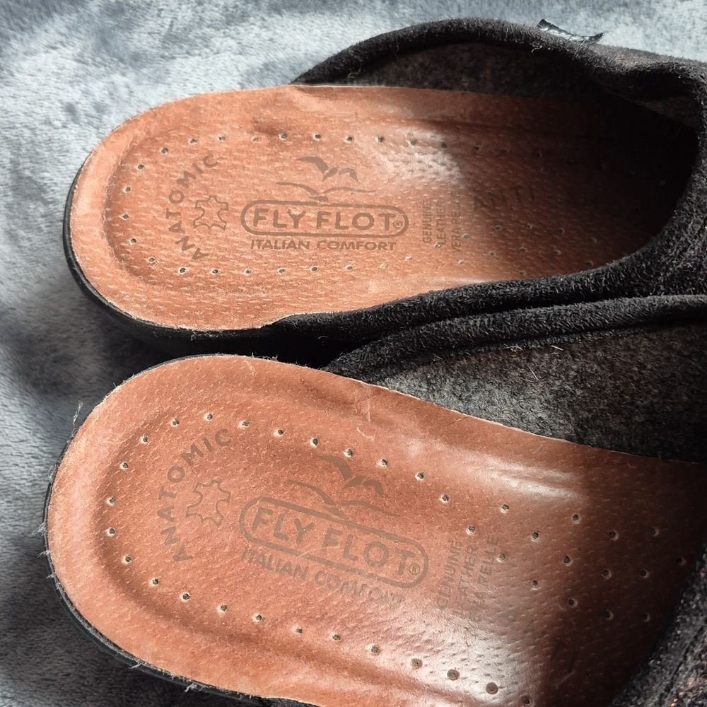 Fly Flot Size 40 Black and Gold Mule - Picture 4 of 7